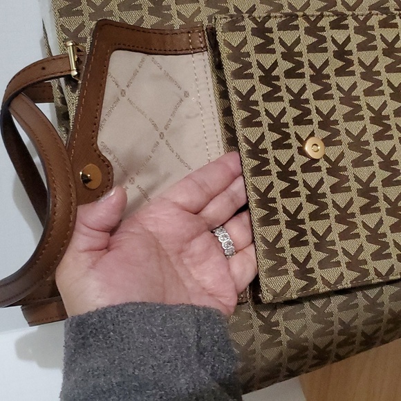 Michael Kors Tote - Picture 9 of 9